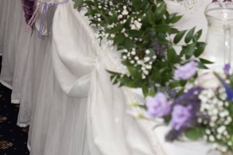 Top table garland