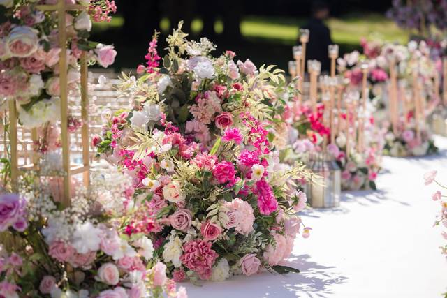 Outside ceremony detail shot