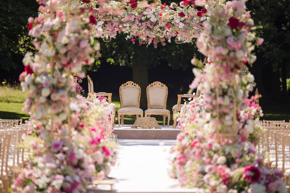 Outside ceremony pink