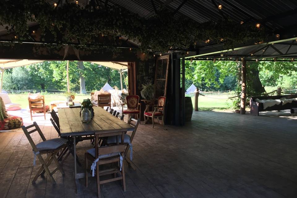 Bar area/field shelter