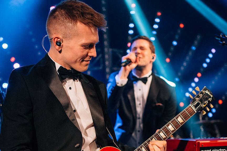 Guitarist & Vocalist