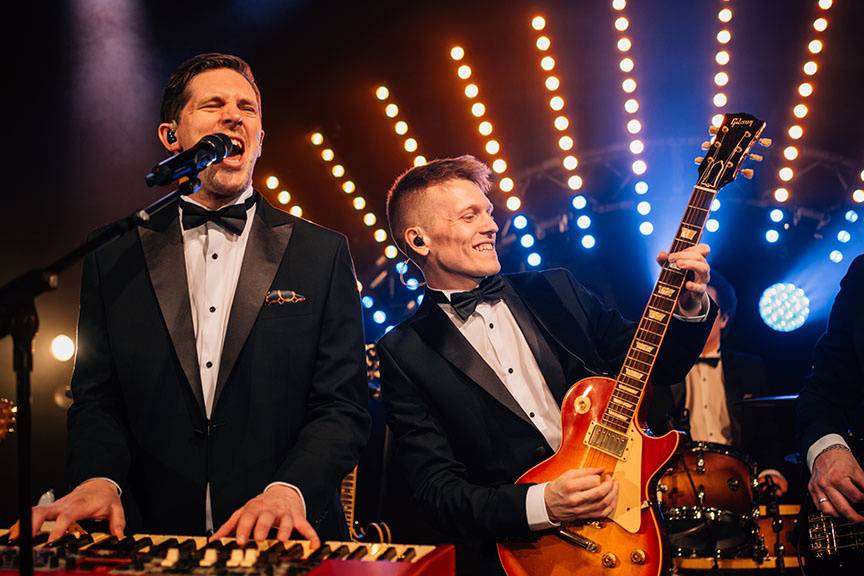 Vocalist & Guitarist