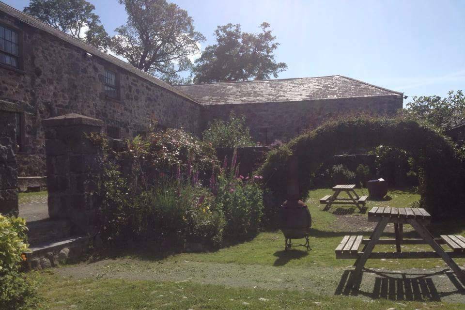 Courtyard gardens