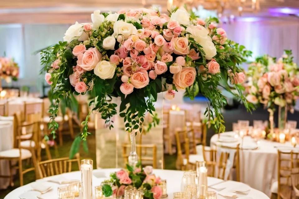 Pink roses centrepiece