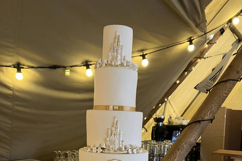 Harry Potter themed wedding cake