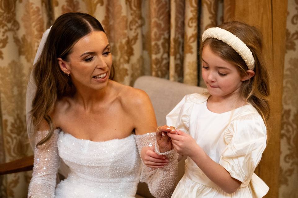 Bride and daughter