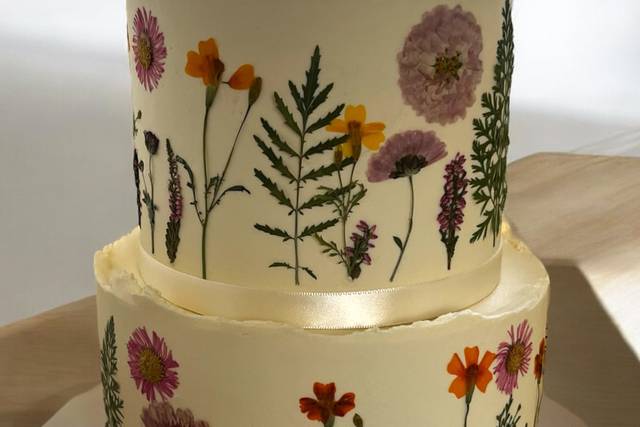Pressed flower cake