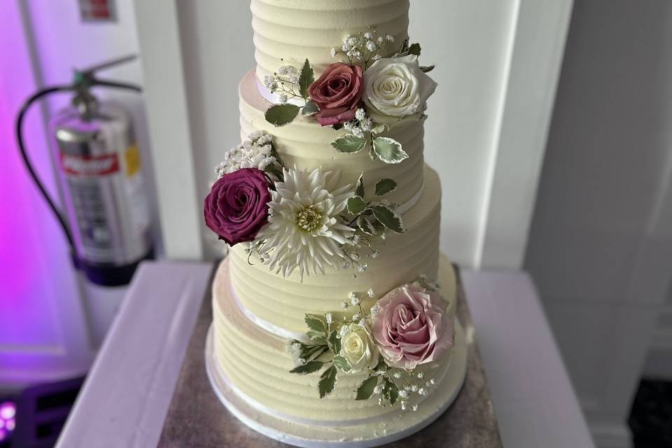 Ridged buttercream