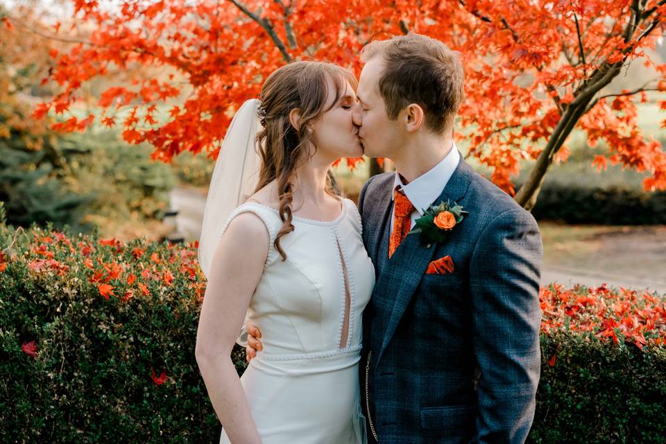 Autumn kiss