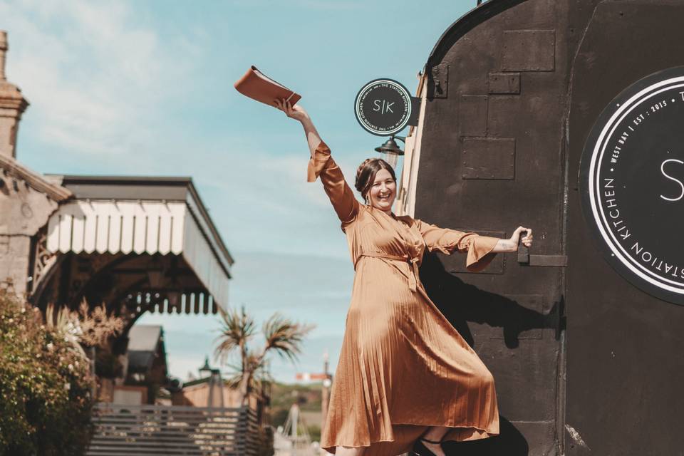 Book Laura bell