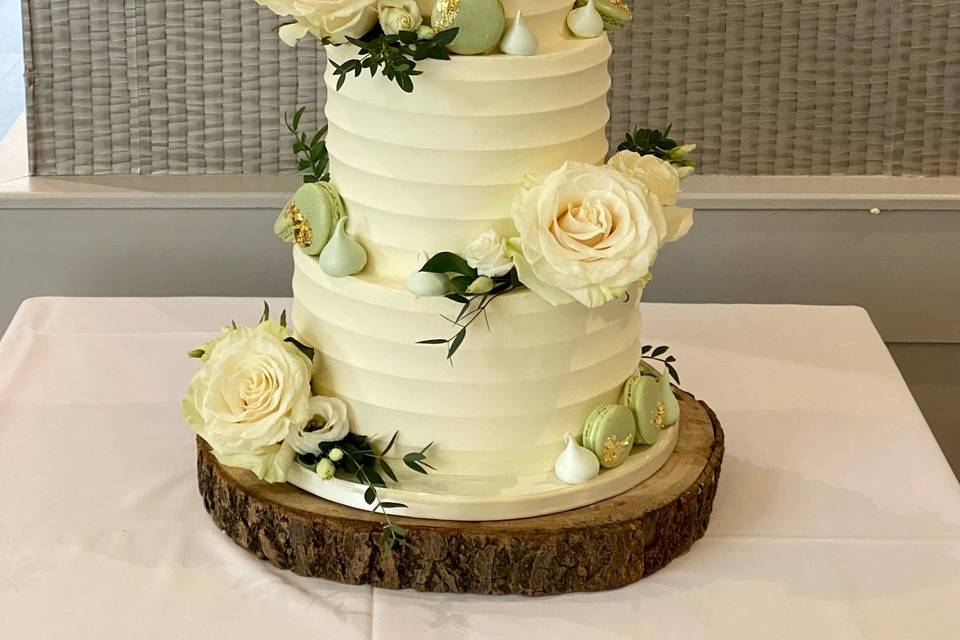 Rustic buttercream and flowers