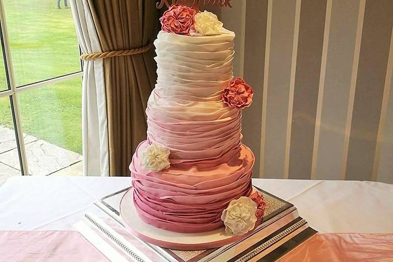 Cakes by Zoe in Lincolnshire - Wedding Cakes | hitched.co.uk
