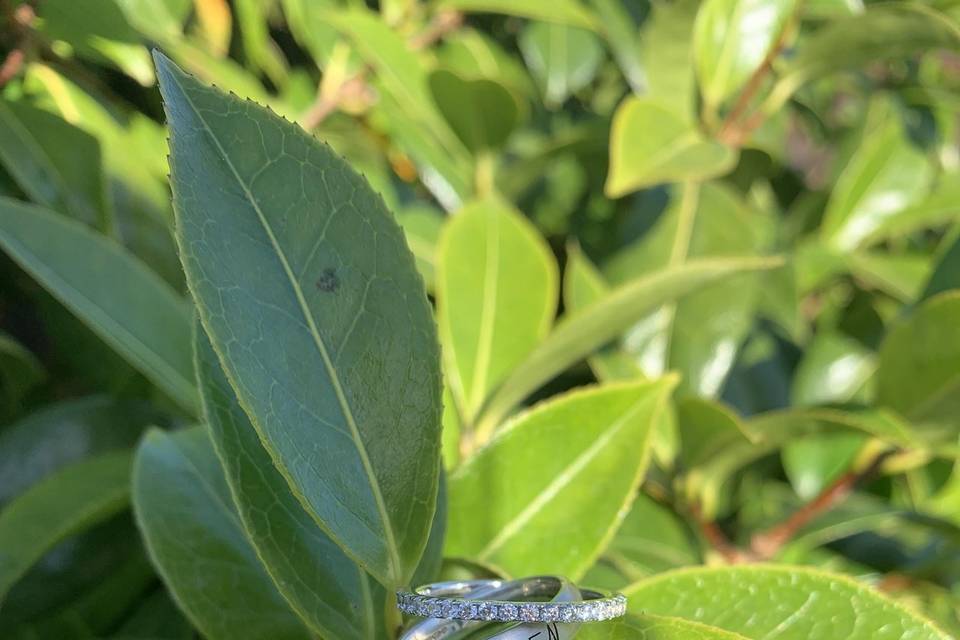 Eternity ring & engraved band