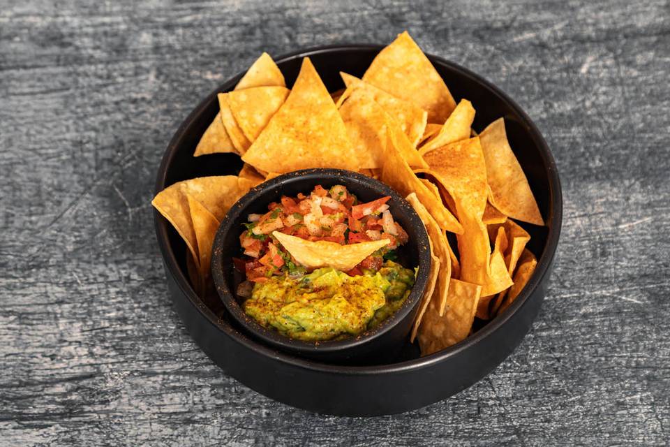 Guacamole Totopos