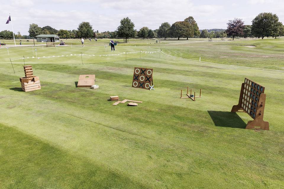 Set of six giant lawn games