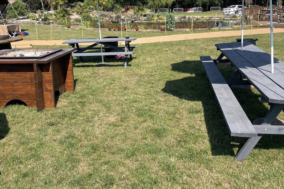 Fire pit/picnic benches