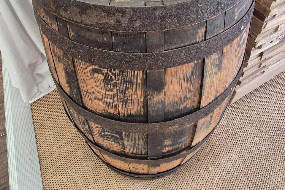 Oak Barrels, 6x for hire