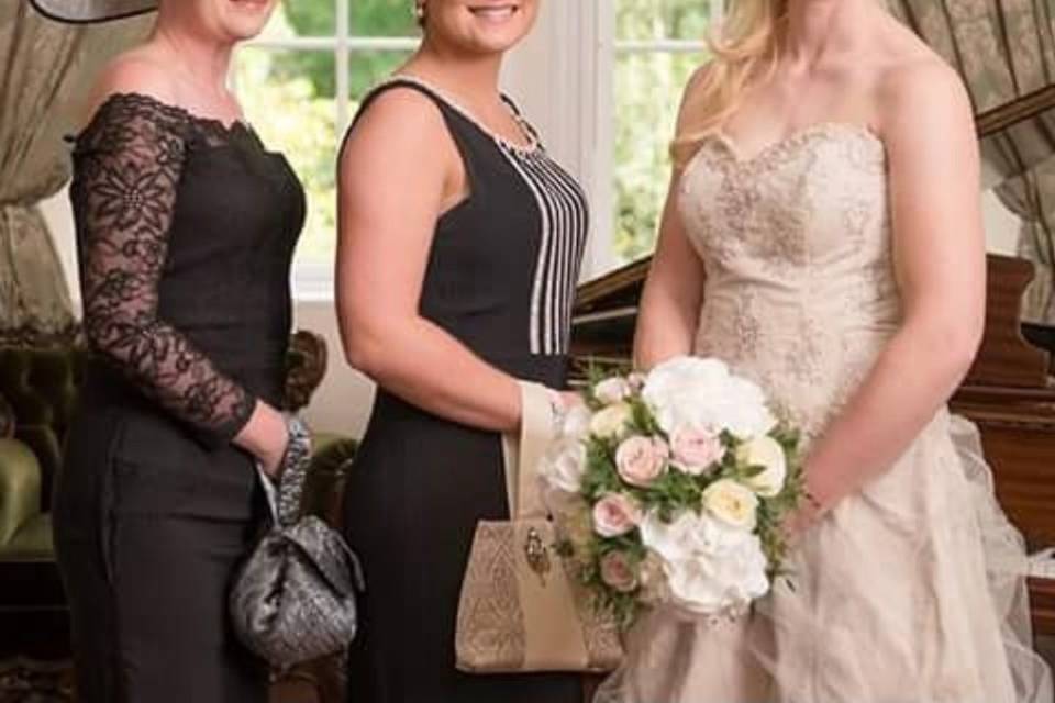 Bridal party photoshoot