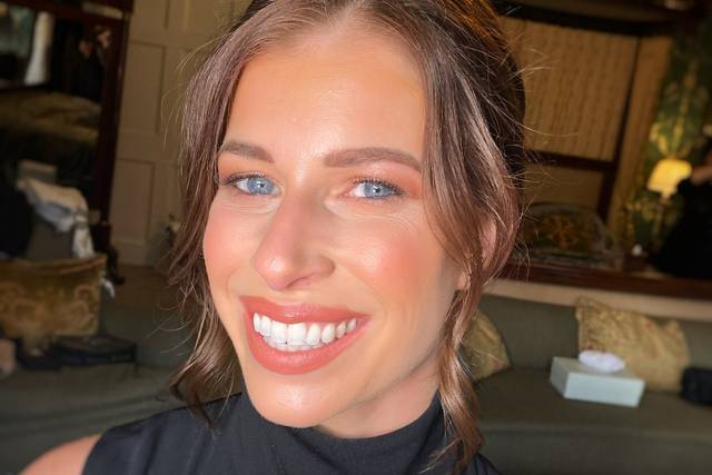 Soft wedding glam