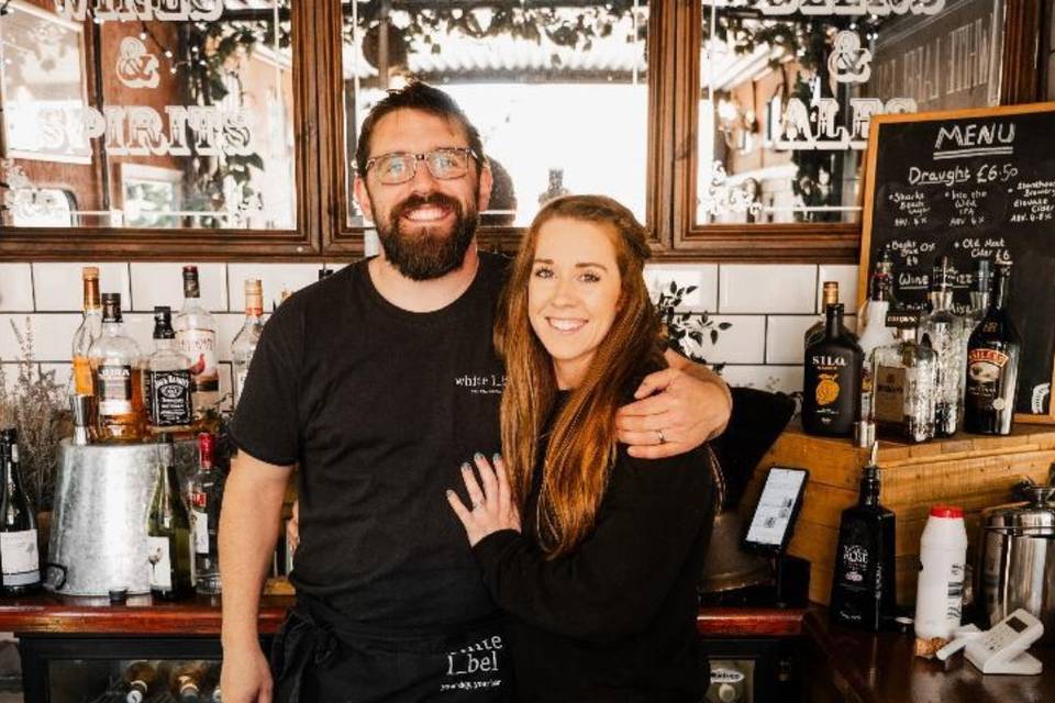 Hello! 👋🏼 Nick & Lily