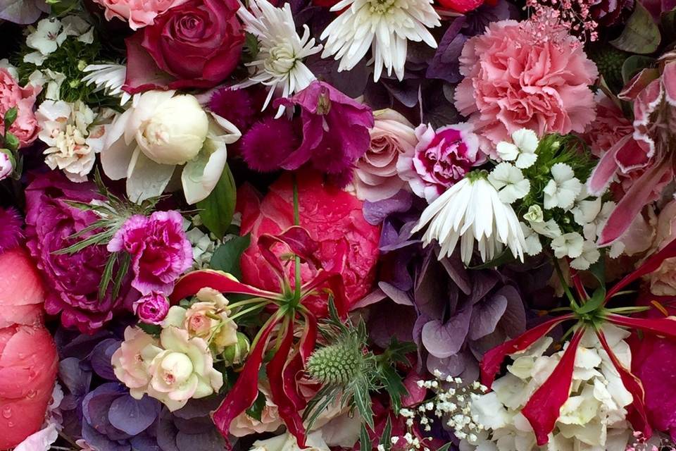 Autumn guest table flowers