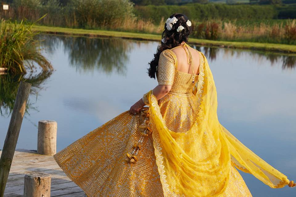A bride in stunning yellow