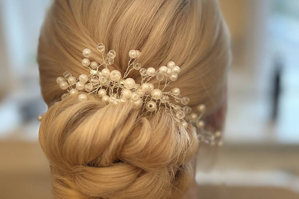 Brides Classic bun