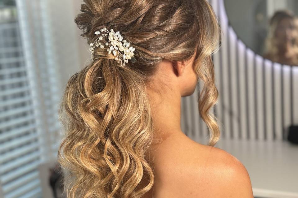 Prom hair 2025