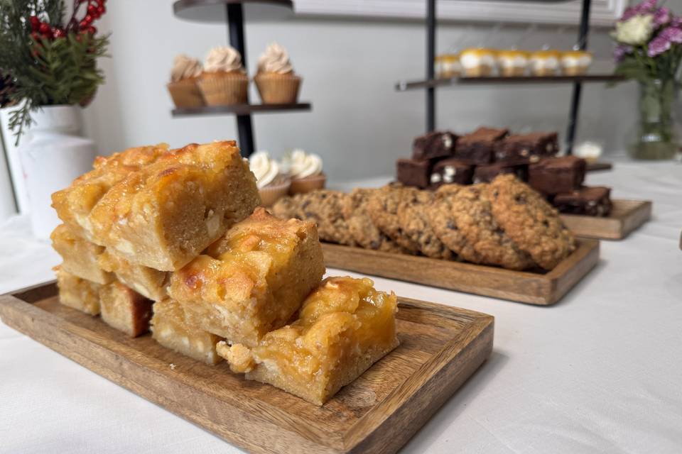 Blondies, cookies & brownies