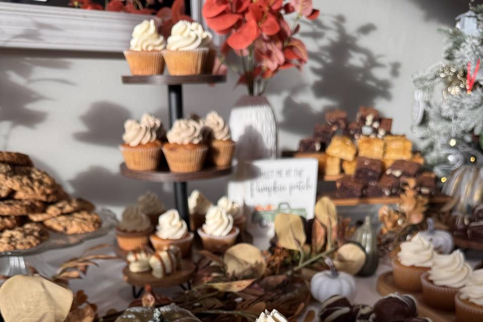 Autumn dessert table