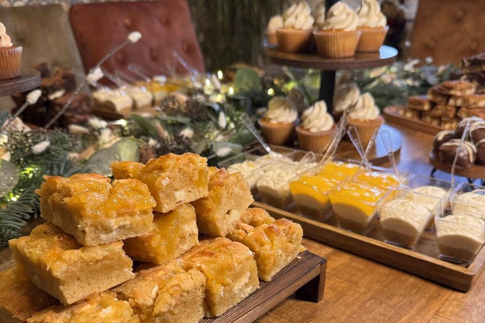 Blondies & cheesecake