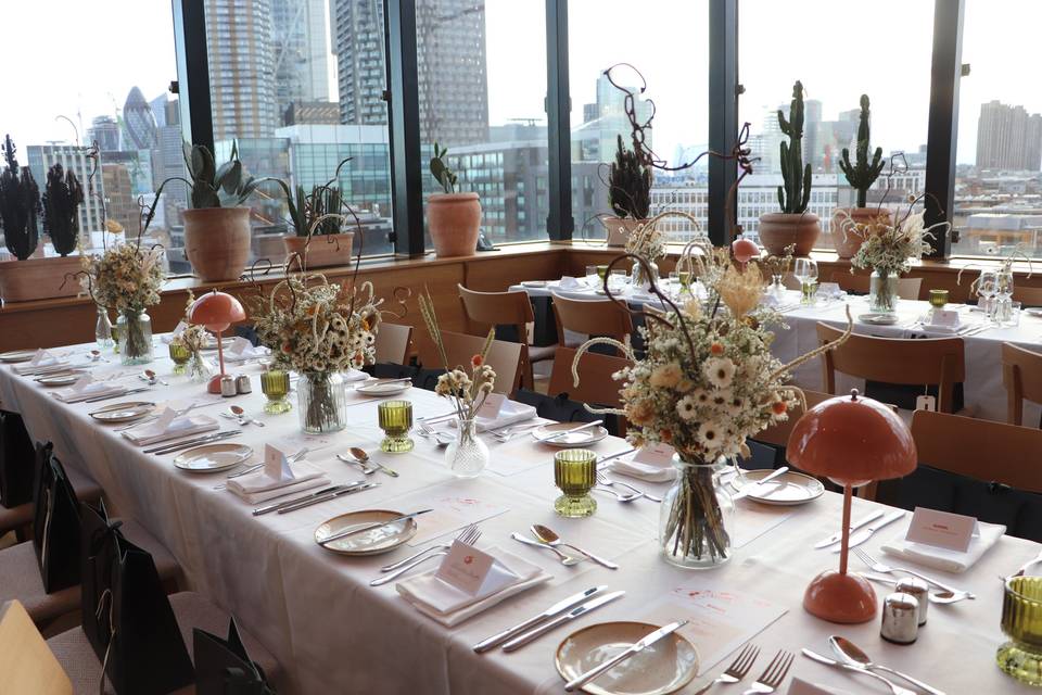 Dried flowers centrepiece