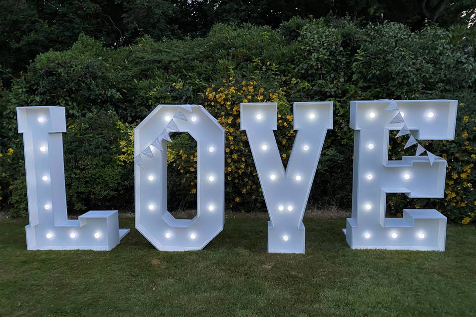 5ft light up love letters