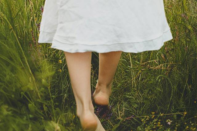 Bare foot weddings