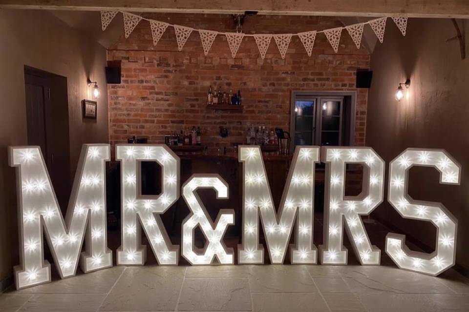 MR & MRS letters