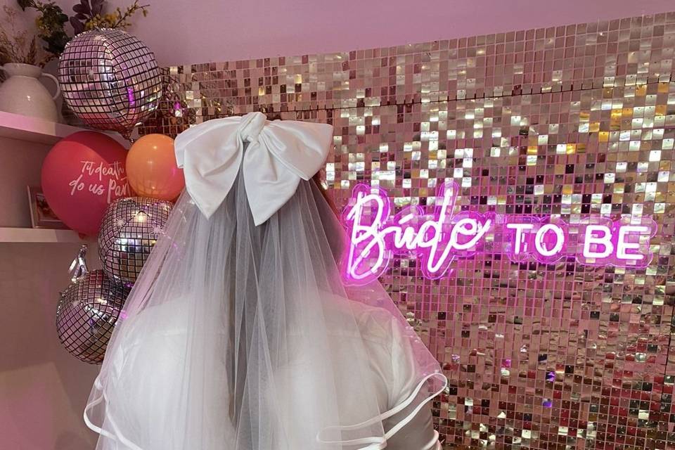 Bride to be neon