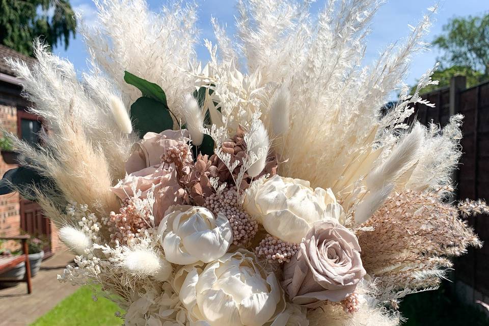 Dried preserved flower bouquet