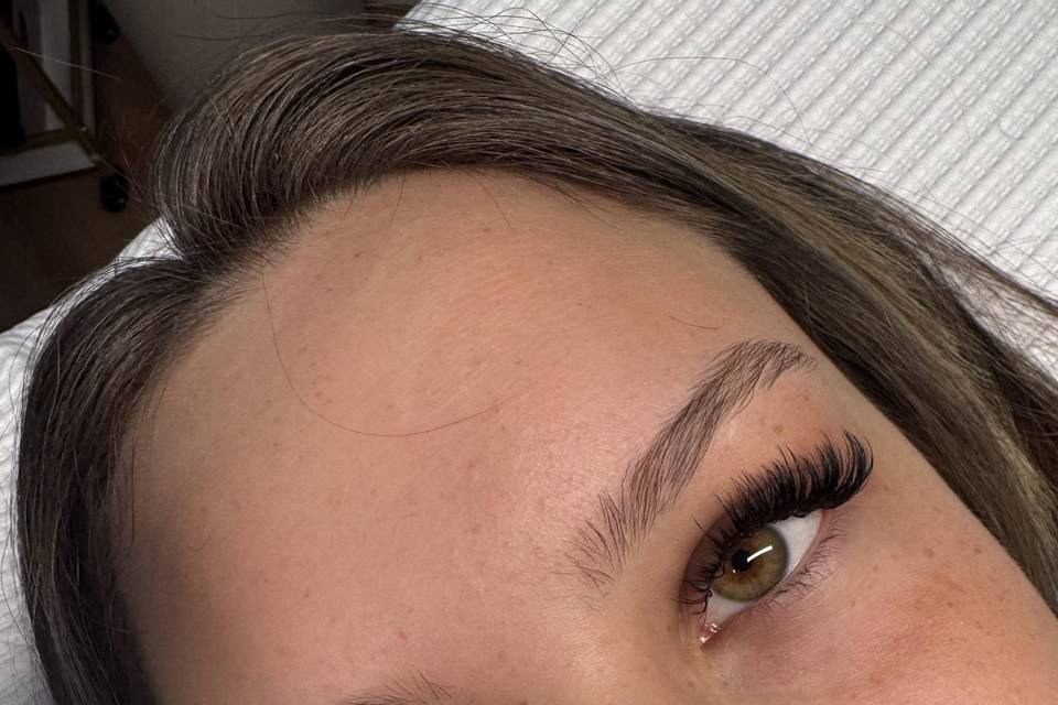 Hybrid Lashes