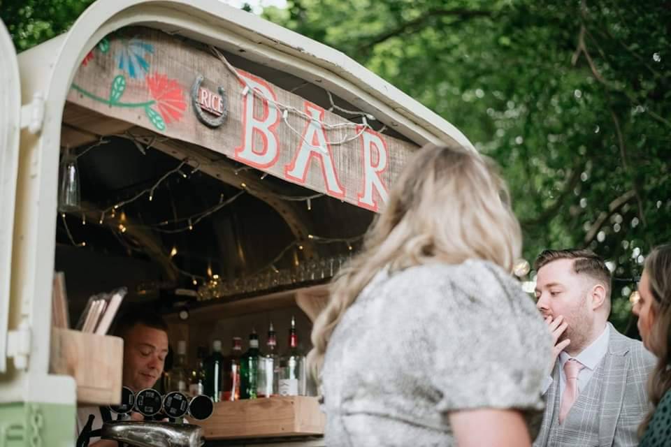 Horse box bar