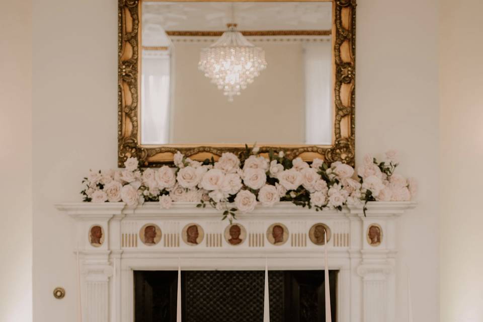 MANTLEPIECE FLOWERS