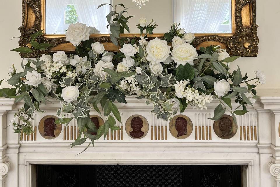 WHITE FLORAL GARLAND