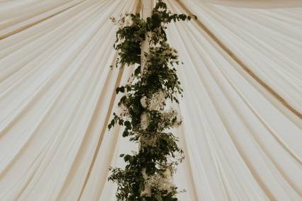 Marquee pole