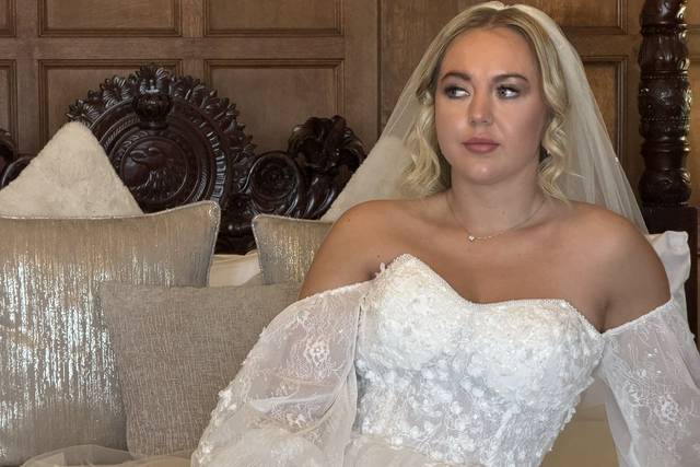 Final touches before the aisle