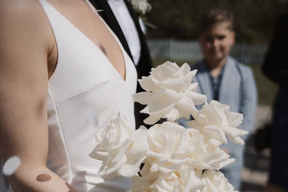 Elegant white rose bouquet