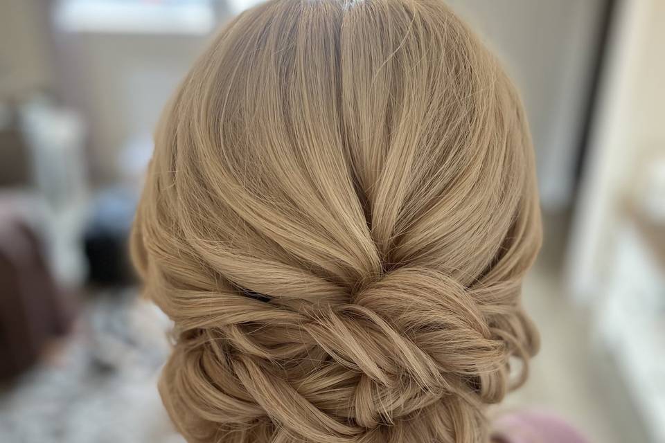 Wedding guest hair