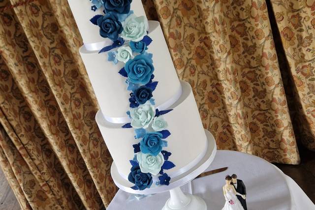 Floral wedding cake