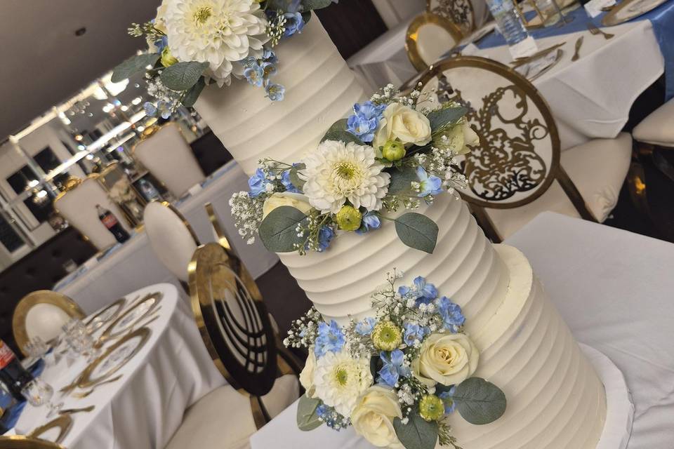 Floral wedding cake