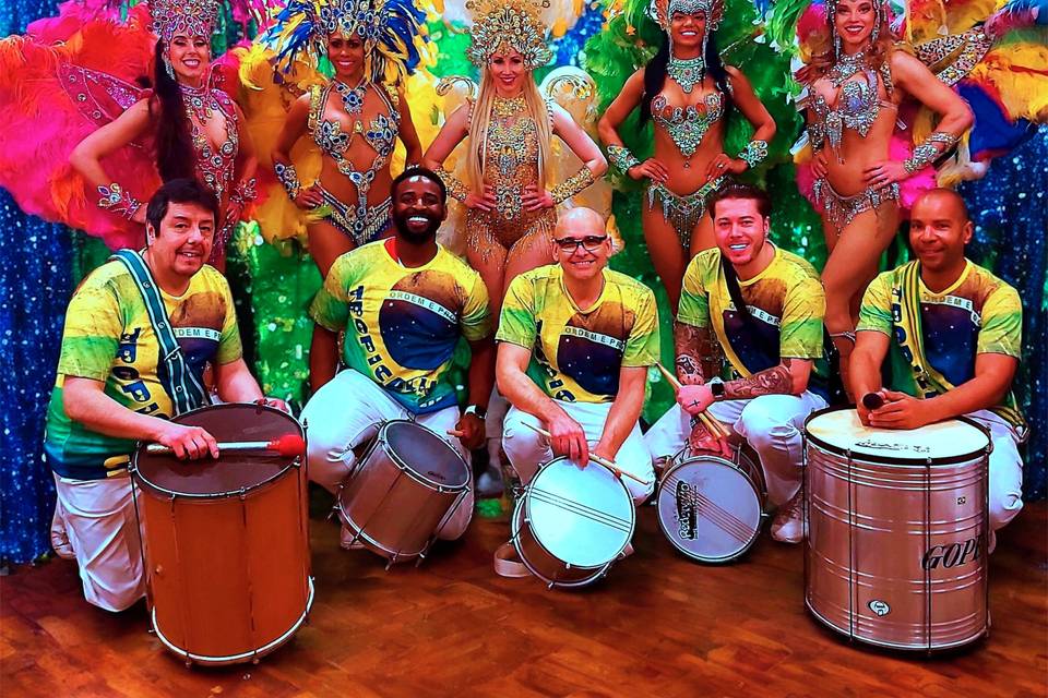 RIO DRUMMERS & SAMBA DANCERS