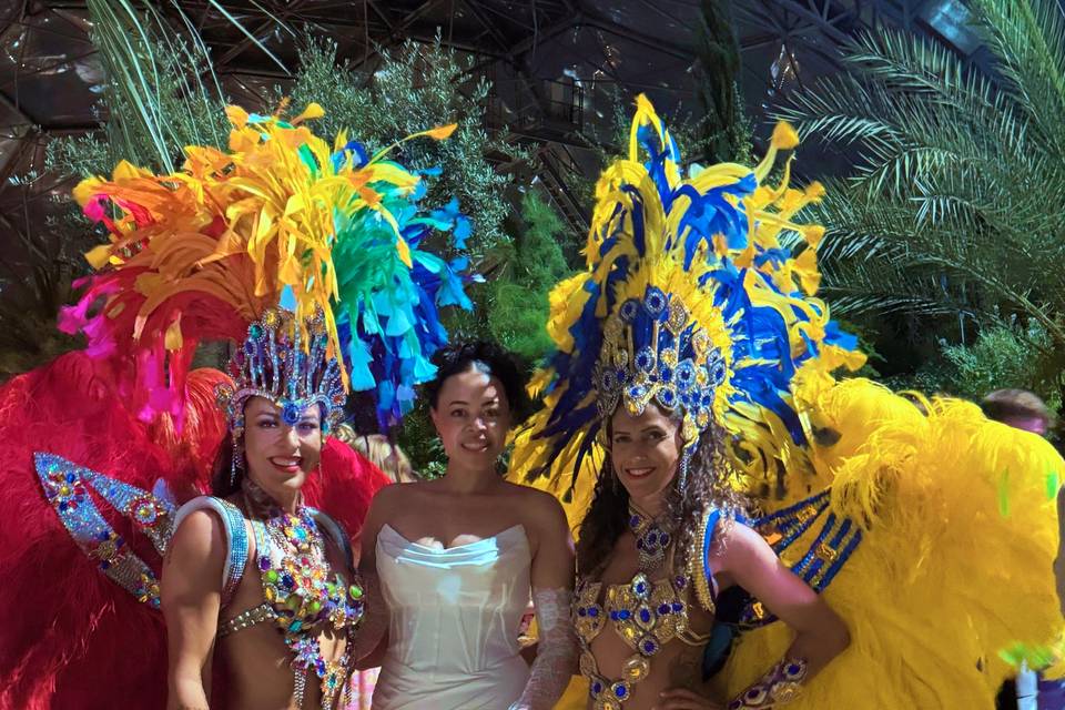 SAMBA DANCERS