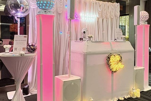 White + mirrorball backdrop